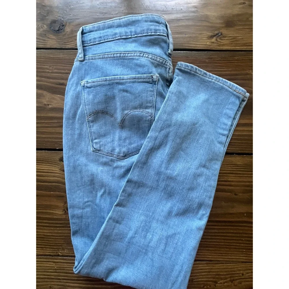 Levis 721 High Rise Skinny Ankle Jeans Light Wash Distressed Blue Size 31 NEW‎